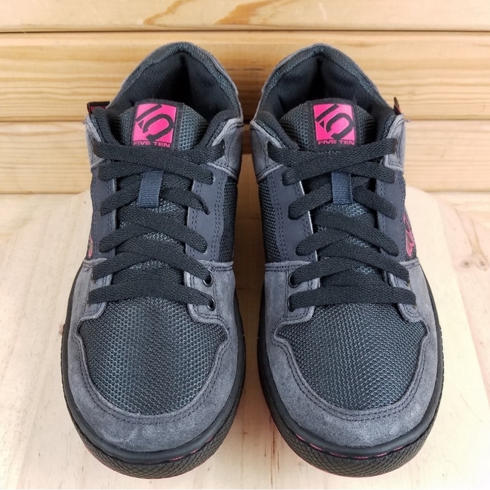 Five Ten Freerider Women’s Mountain Bike Lace Up Shoe Size 9.5